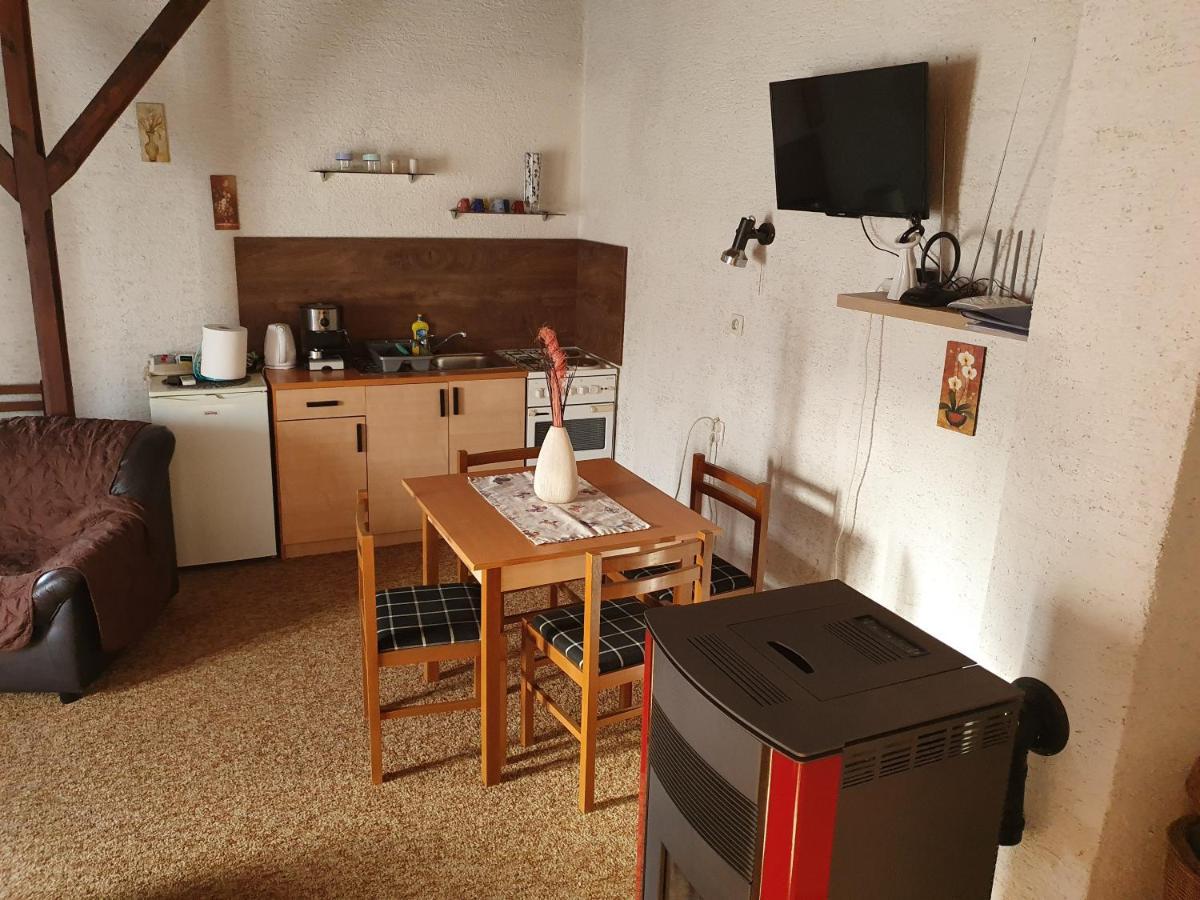 Apartmani Lovro Огулин Екстериор снимка
