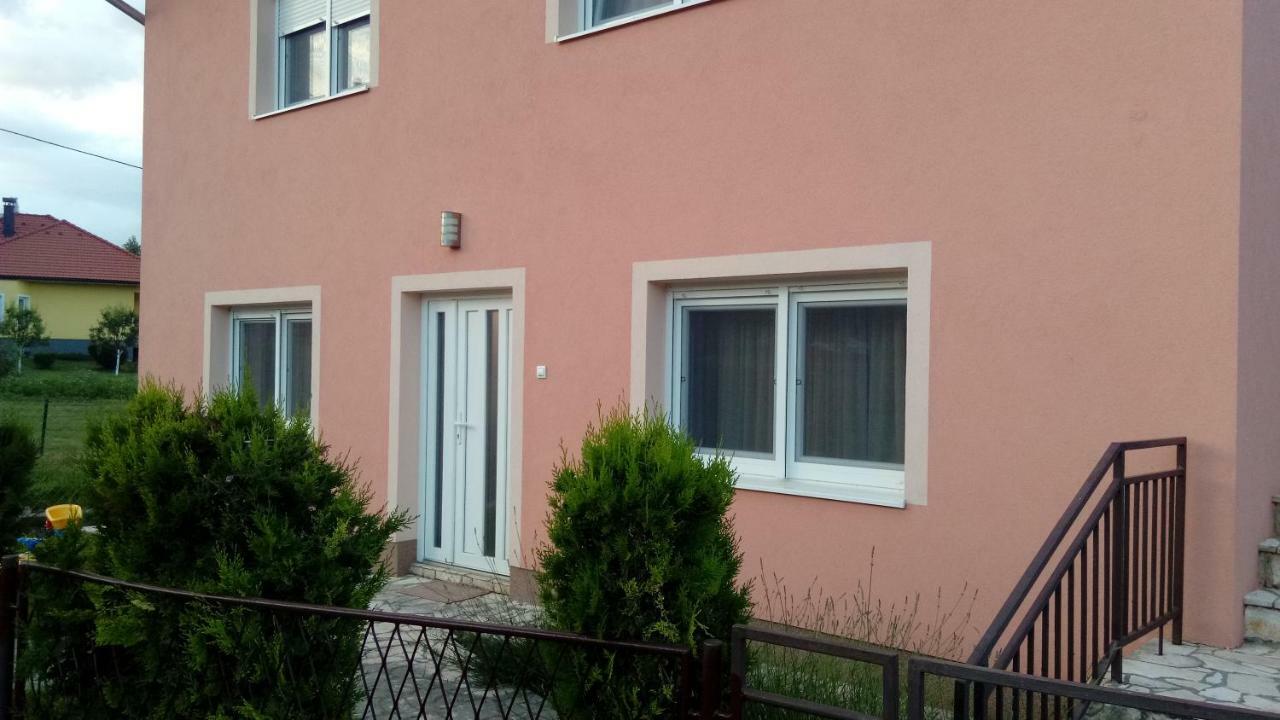 Apartmani Lovro Огулин Екстериор снимка