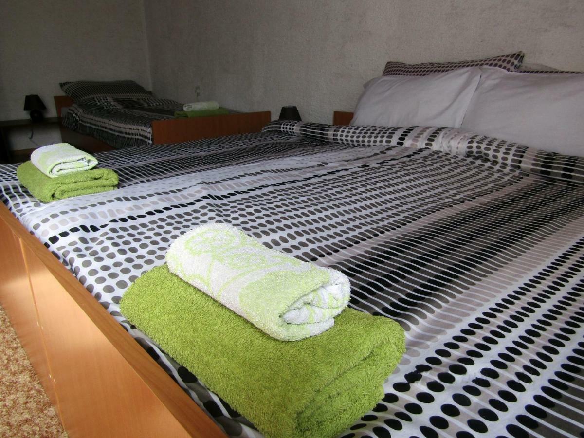 Apartmani Lovro Огулин Екстериор снимка
